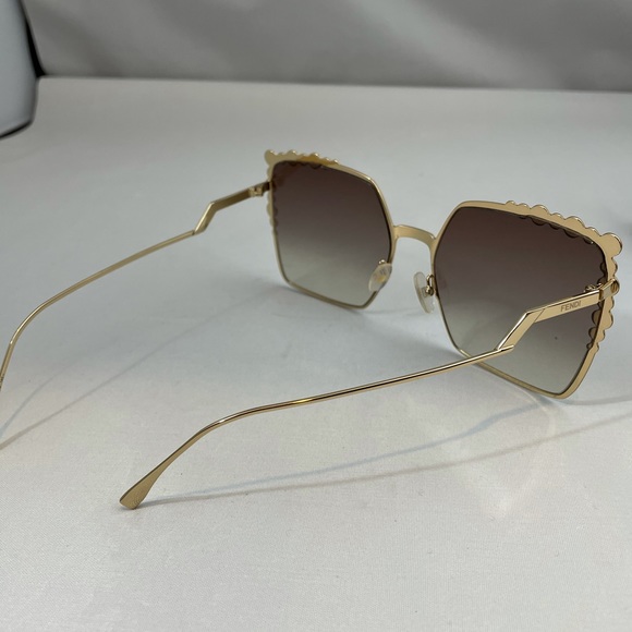 FENDI SUNGLASSES! - Picture 10 of 12